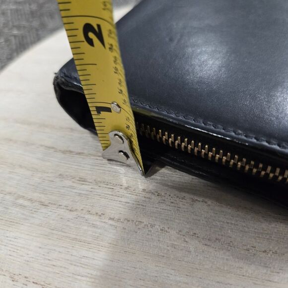 🐢 YSL Saint Laurent Black Leather Wallet/Clutch.